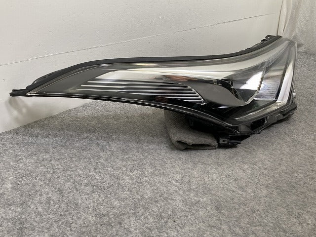 C-HR/CHR G/ZYX10/NGX10/NGX50 純正 中期 右 ヘッドライト/ランプ LED 刻印7 KOITO 10-111 トヨタ(146625)
