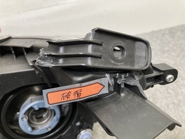 ヤリスクロス MXPB10/MXPB15 ハイブリッド/MXPJ10/MXPJ15 純正 右 ヘッドライト/ランプ レベライザーLED 刻印A4 KOITO 52-324(146627)
