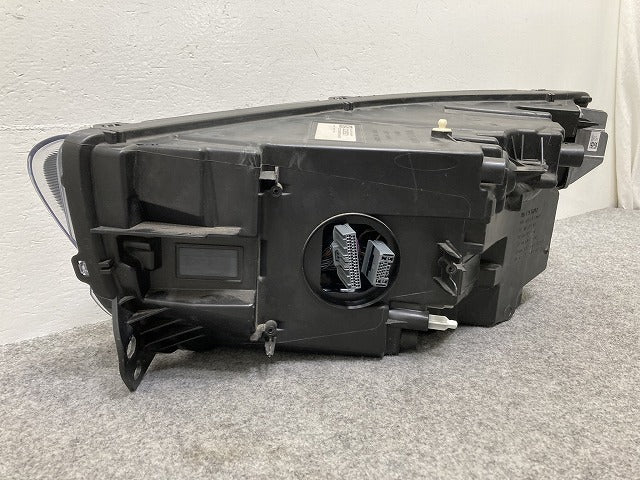XC40 純正 右 ヘッドライト/ランプ LED 刻印D VALEO 32293921 31655987 ボルボ(146629)