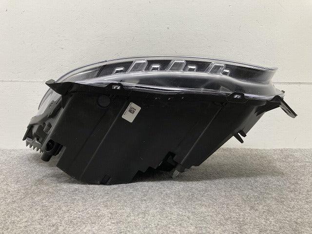 XC40 純正 右 ヘッドライト/ランプ LED 刻印D VALEO 32293921 31655987 ボルボ(146629)