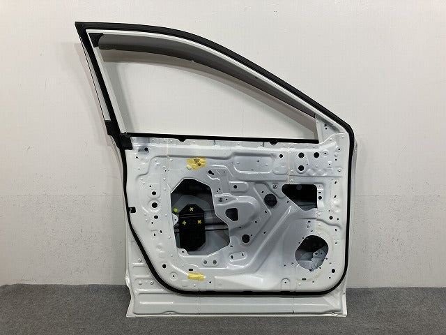 エクストレイル/X-TRAIL T33/SNT33 純正 左 フロント ドア バイザー付 プリズムホワイト QBE 日産(146637)