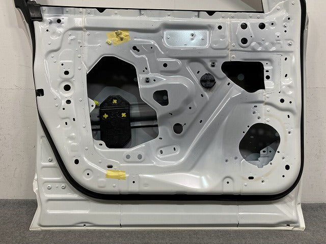 エクストレイル/X-TRAIL T33/SNT33 純正 左 フロント ドア バイザー付 プリズムホワイト QBE 日産(146637)
