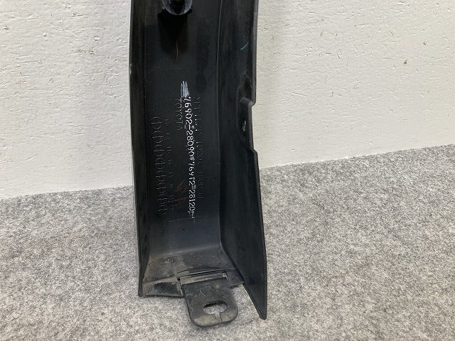 ヴォクシー VOXY 80系/ZRR80W/ZRR85W/ZRR80G/ZRR85G/ZWR80W/ZWR80G 純正 左 フロント マッドガード 76902-28090/76912-28120(146656)