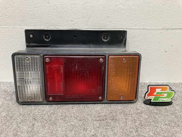 エルフ NPR85/NHR85AN 純正 右 テールランプ/ライト/レンズ ハロゲン KOITO 220-21366 いすゞ(146667)