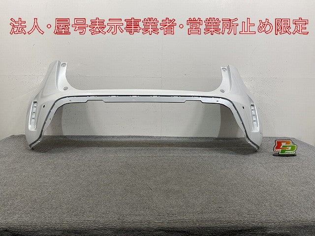 ヤリスクロス MXPB10/MXPB15 ハイブリッド/MXPJ10/MXPJ15 純正 リア バンパー 52159-52D00 プラチナホワイトパールマイカ 089(146680)