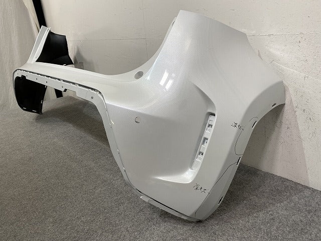 ヤリスクロス MXPB10/MXPB15 ハイブリッド/MXPJ10/MXPJ15 純正 リア バンパー 52159-52D00 プラチナホワイトパールマイカ 089(146680)