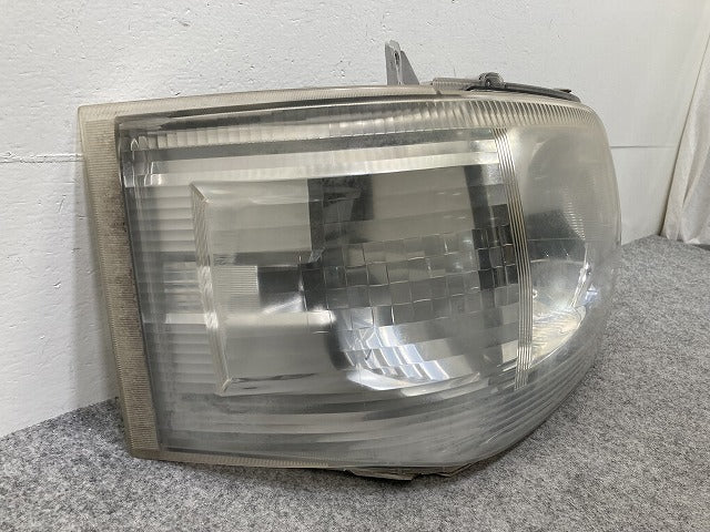 ハイエース 200系 純正 右 ヘッドライト/ランプ ハロゲン レベライザー 刻印55 KOITO 26-126 トヨタ(146685)