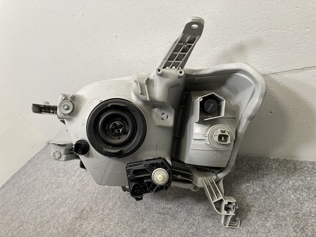 プロボックス/サクシード NCP160V/NCP165V/NHP160V 純正 右 ヘッドライト/ランプ ハロゲン レベライザー 刻印A KOITO 52-279(146688)