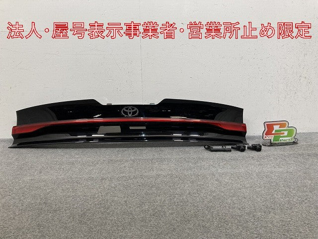 プリウス 60系/ZVW60/ZVW65/MXWH60/MXWH65/MXWH61 純正 リア ガーニッシュ 81580-47080 ブラック ソリッド トヨタ(146692)