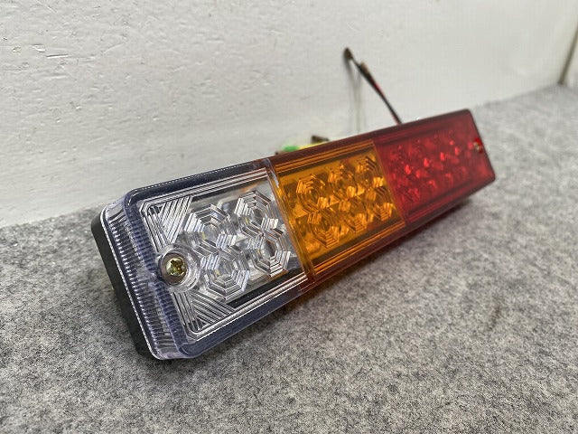 トレーラー/トラック 12V/24V 純正 テールランプ/ライト/レンズ LED 汎用品(146731)