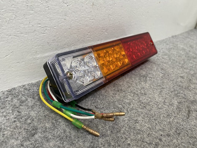 トレーラー/トラック 12V/24V 純正 テールランプ/ライト/レンズ LED 汎用品(146732)