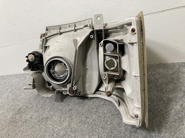 ハイエース 200系/1型/2型 純正 前期 右 ヘッドライト/ランプ レベライザーハロゲン 刻印47 KOITO 26-117 トヨタ(146769)