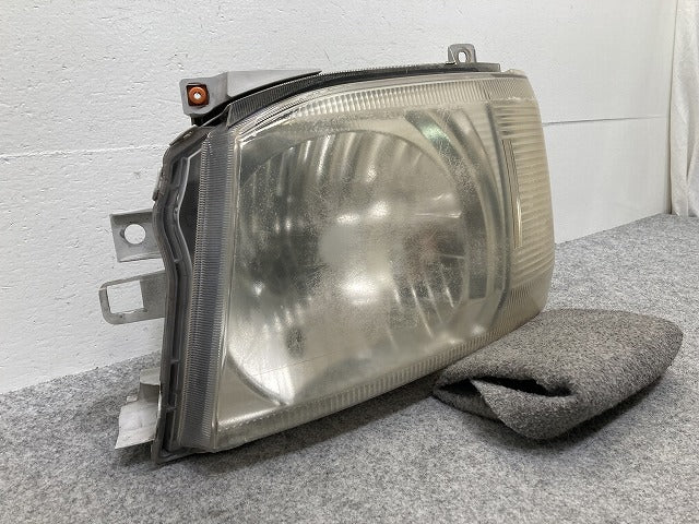 ハイエース 200系/1型/2型 純正 左 ヘッドライト/ランプ レベライザーハロゲン 刻印47 KOITO 26-117 トヨタ(146771)