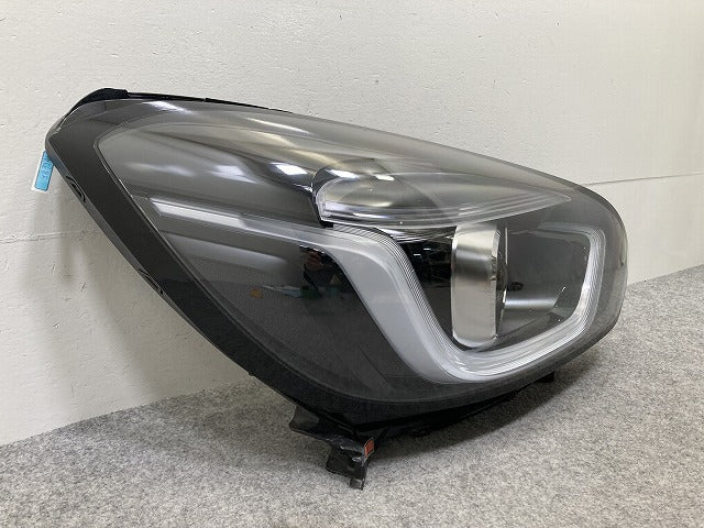 フィット GR1/GR2/GR3/GR4/GR5/GR6/GR7/GR8 GS4/GS5/GS6/GS7 純正 右 ヘッドライト/ランプ レベライザーLED 刻印J W4395(146772)