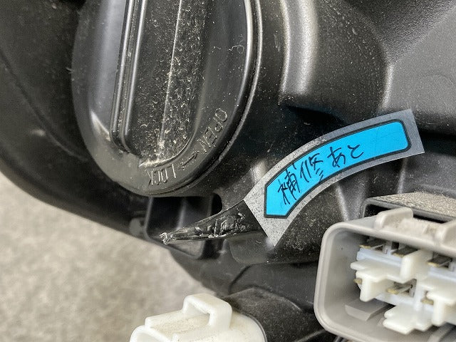 ムーヴ キャンバス/キャンパス LA850S/LA860S 純正 左 ヘッドライト/ランプ LED レベライザー 刻印RL KOITO 100-6908D ダイハツ(146777)