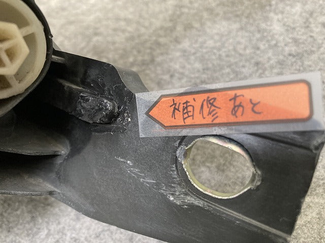 クワトロポルテ MQP 純正 右 ヘッドライト/ランプ AFS付 バラストキセノン HID VALEO 670001625 マセラティ(146783)