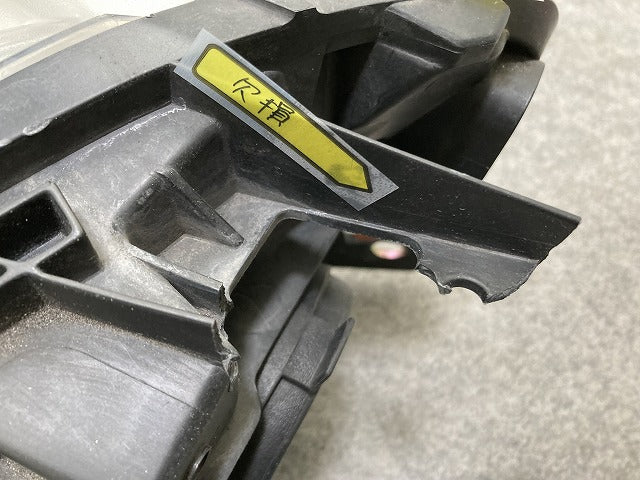 クワトロポルテ MQP 純正 右 ヘッドライト/ランプ AFS付 バラストキセノン HID VALEO 670001625 マセラティ(146783)