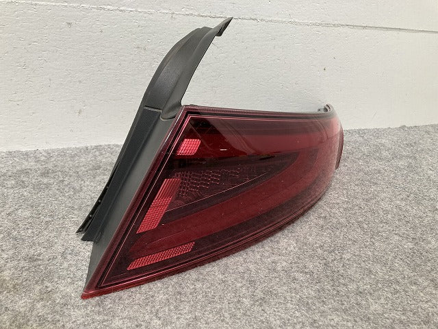 ジュリア 952 純正 右 テールランプ/ライト/レンズ LED AL Automotive Lighting 20602079 アルファロメオ(146788)