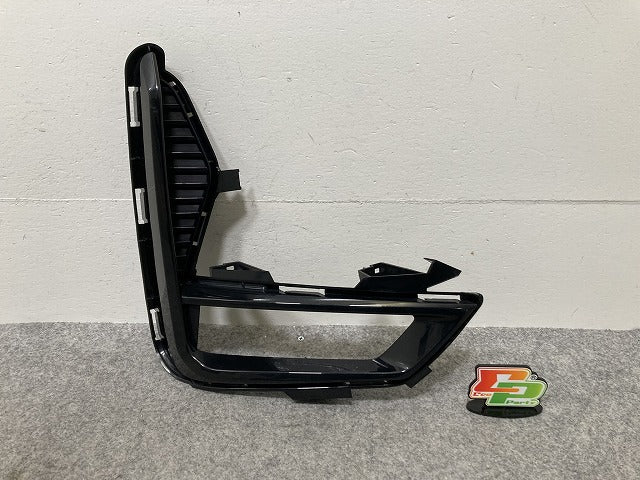 セレナ/ハイウェイスター C27/GFC27/GFNC27 純正 後期 右 フロント フォグカバー/フォグランプカバー 62256 5TT1B 日産(146792)