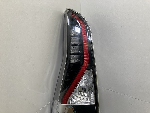 セレナ/ハイウェイスター C27/GFC27/GFNC27 e-POWER/HFC27 純正 後期 左 テールランプ/ライト/レンズ LED 刻印C KOITO 220-23786(146794)
