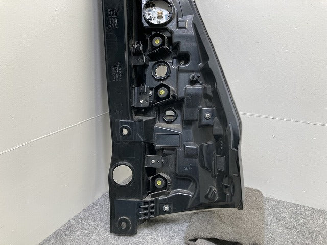 セレナ/ハイウェイスター C27/GFC27/GFNC27 e-POWER/HFC27 純正 後期 左 テールランプ/ライト/レンズ LED 刻印C KOITO 220-23786(146794)