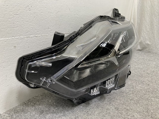 デイズ ハイウェイスター B44W/B45W/B47W/B48W 純正 左 ヘッドライト/ランプ レベライザーLED 刻印B KOITO 100-23776 日産(146796)