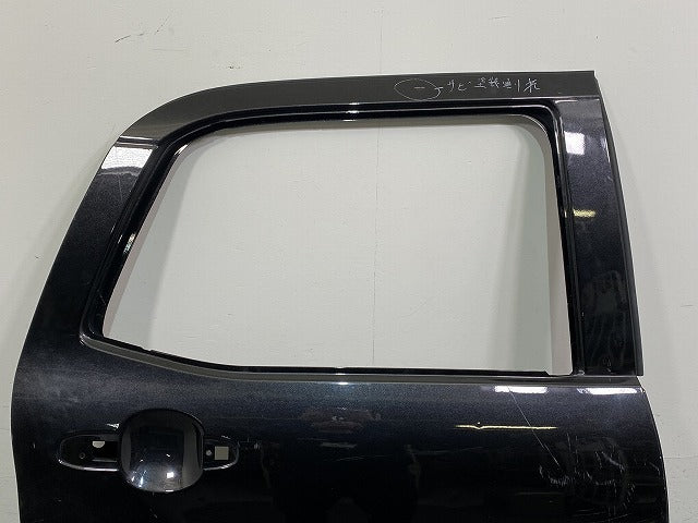 ライズ/ロッキー A200S/A210S/A200A/A210A/A202A 純正 右 リア ドア ブラックマイカメタリック X07 トヨタ(146801)
