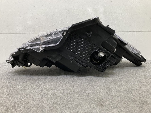 シエンタ MXPC10G ハイブリッド/MXPL10G/MXPL15G 純正 左 ヘッドライト/ランプ LED レベライザー 刻印S1 KOITO 52-340 81145-52P10(146806)