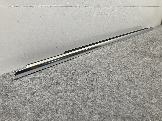 新品!Aクラス W177 純正 左 フロント 水切りモール シーリングレール A177 725 8500 メッキ メルセデスベンツ(146815)
