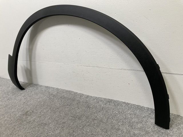 新品!XC40 XB系 純正 右 フロント フェンダーアーチモール/オーバーフェンダー 32409195 素地 ボルボ(146829)