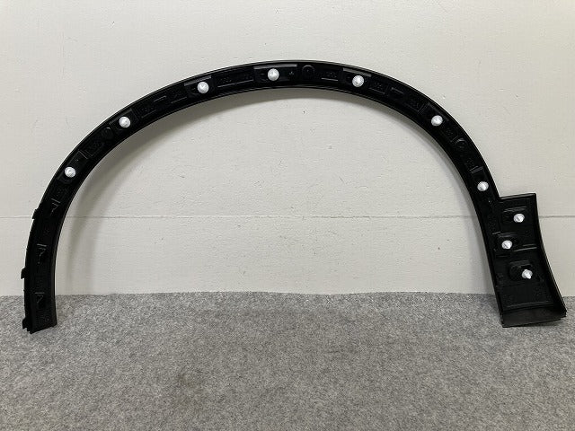 新品!XC40 XB系 純正 右 フロント フェンダーアーチモール/オーバーフェンダー 32409195 素地 ボルボ(146829)