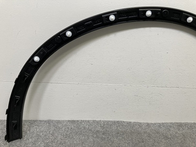 新品!XC40 XB系 純正 右 フロント フェンダーアーチモール/オーバーフェンダー 32409195 素地 ボルボ(146829)