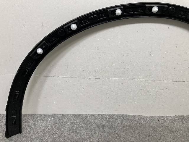 新品!XC40 XB系 純正 右 フロント フェンダーアーチモール/オーバーフェンダー 32409195 32409189 素地 ボルボ(146831)