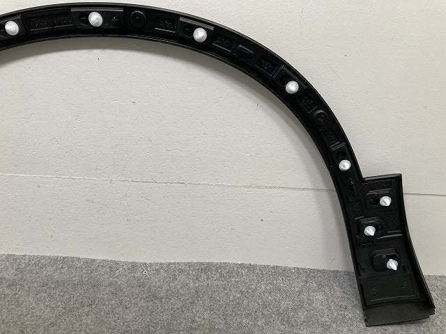 新品!XC40 XB系 純正 右 フロント フェンダーアーチモール/オーバーフェンダー 32409195 32409189 素地 ボルボ(146836)