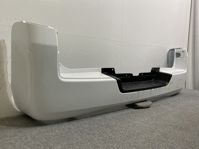 キャラバン NV350 標準 E26 純正 リア バンパー 85022 3XA0A ホワイト QM1 日産(146837)