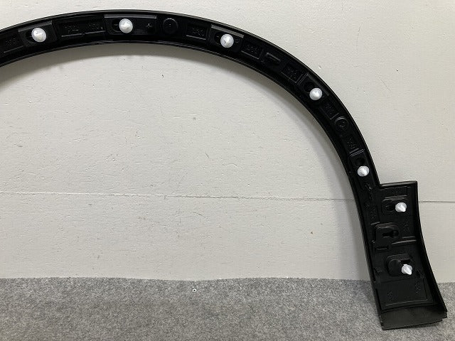 新品!XC40 XB系 純正 右 フロント フェンダーアーチモール/オーバーフェンダー 32409195 32409189 素地 ボルボ(146838)