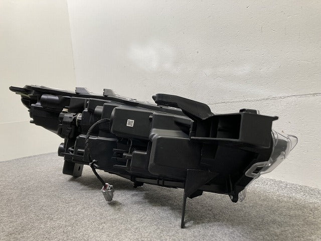 カローラ クロス ZSG10/MXGA10/ZVG11/ZVG15/ZVG13/ZVG16 純正 左 ヘッドライト/ランプ LED レベライザー 刻印Z HASCO 16-177(146842)