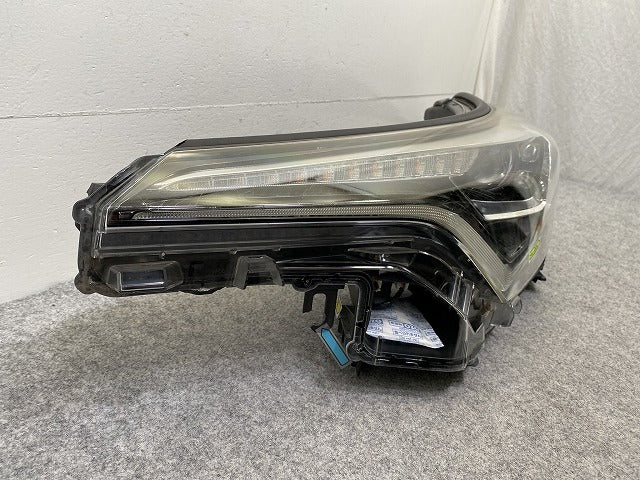 C-HR/CHR ZYX10/NGX10/NGX50 純正 前期 左 ヘッドライト/ランプ LED レベライザー KOITO 10-101 81185-10891 トヨタ(146844)