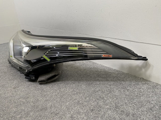 C-HR/CHR ZYX10/NGX10/NGX50 純正 前期 左 ヘッドライト/ランプ LED レベライザー KOITO 10-101 81185-10891 トヨタ(146844)