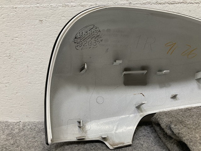 プリウス 30系/ZVW30 純正 右 ドアミラー カバー 社外品 カーボン調 9313/9203 トヨタ(146849)