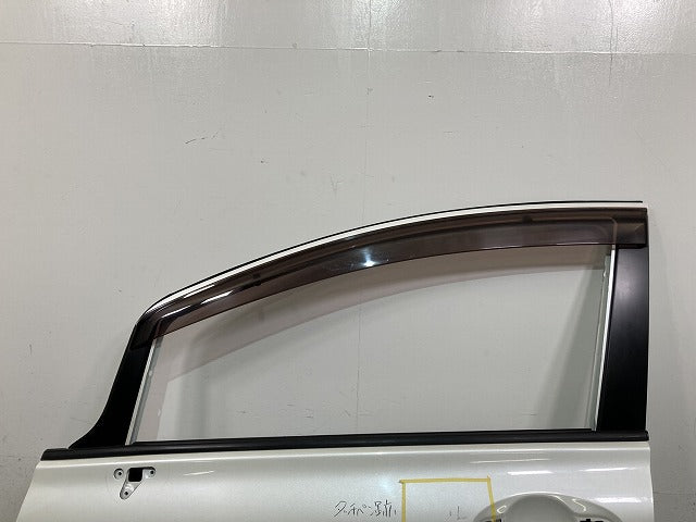 ノート/NOTE E12/NE12 e-POWER/HE12/SNE12 純正 左 フロント ドア バイザー付 ブリリアントホワイトパール QAB 日産(146898)