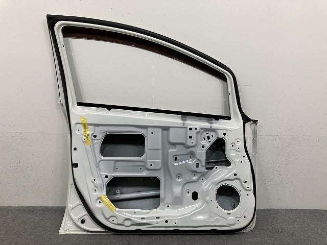 ノート/NOTE E12/NE12 e-POWER/HE12/SNE12 純正 左 フロント ドア バイザー付 ブリリアントホワイトパール QAB 日産(146898)