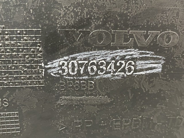 新品!XC60 DB系 純正 リア バンパー 30763426 素地 ボルボ(146941)