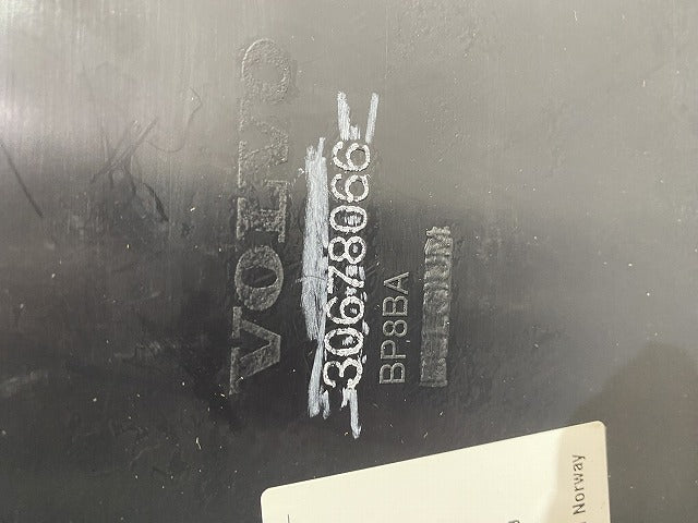 新品!V50 MB系/2004-2007 純正 リア バンパー 30678066 39897064 未塗装 ボルボ(146946)