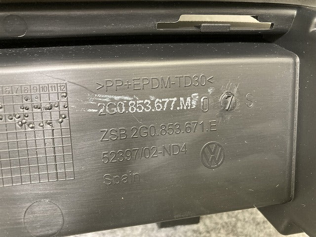 新品!ポロ/POLO AW系/AWCHZ/AWDAD 純正 フロント バンパー グリル 2G0.853.677.M 2G0853677M9B9 素地 フォルクスワーゲン(146963)