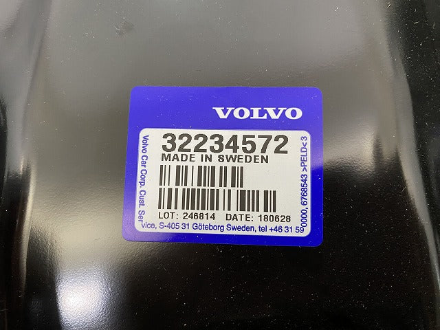 新品!XC40 XB系 純正 リア バンパー ホースメント 32234572 V32234572 ボルボ(146965)