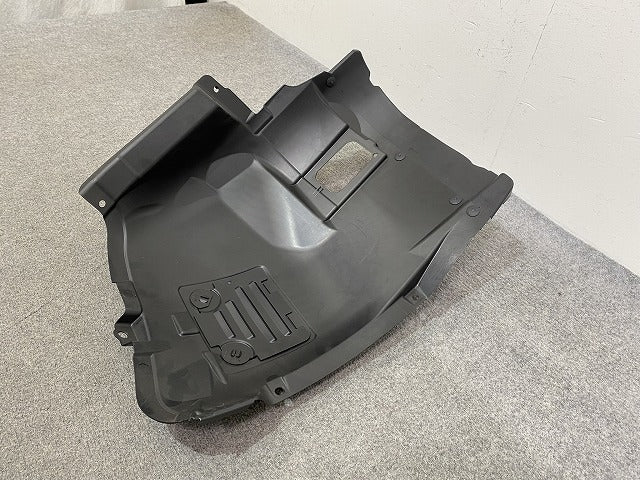 新品!3シリーズ E90/E91 純正 左 フロント フェンダー ライナー 51.71.8 040 101 51718040101 未塗装 BMW(146970)