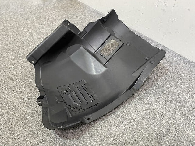 新品!3シリーズ E90/E91 純正 左 フロント フェンダー ライナー 51.71.8 040 101 51718040101 未塗装 BMW(146974)