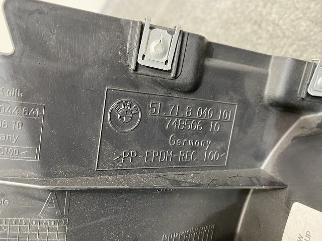 新品!3シリーズ E90/E91 純正 左 フロント フェンダー ライナー 51.71.8 040 101 51718040101 未塗装 BMW(146974)