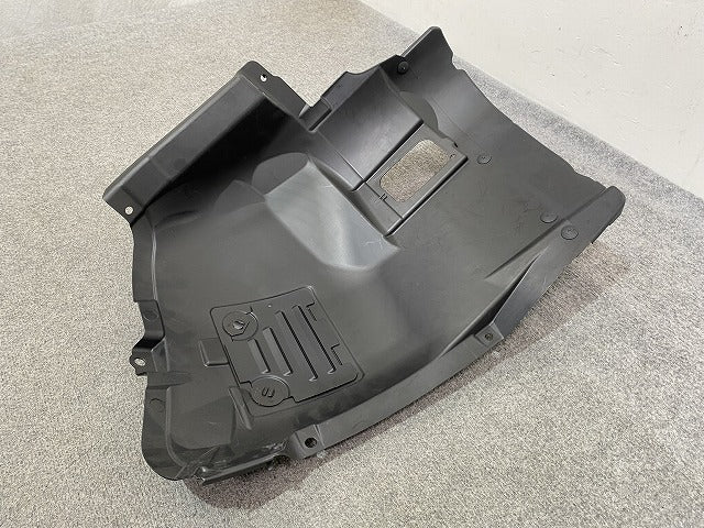 新品!3シリーズ E90/E91 純正 左 フロント フェンダー ライナー 51.71.8 040 101 51718040101 未塗装 BMW(146975)